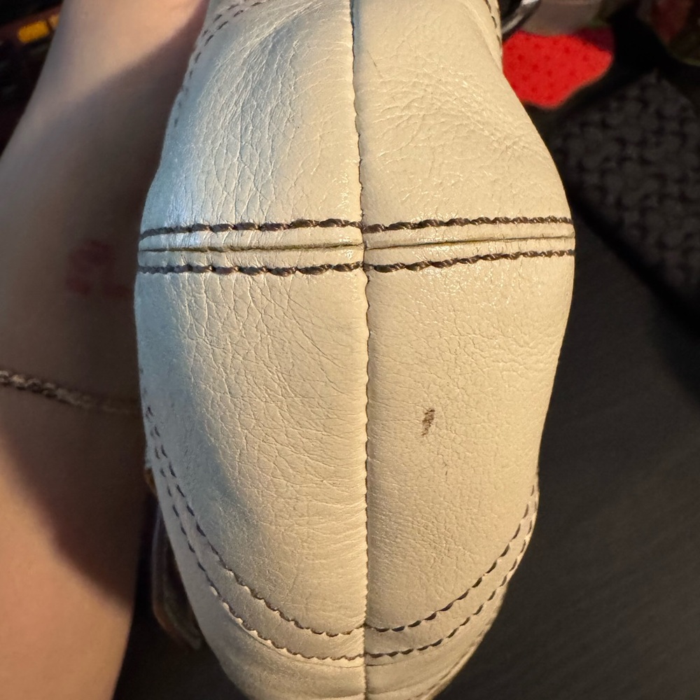 Y2K Coach vintage Cream Leather w/brown stitching Soho - signature inside OBO - Picture 9 of 10
